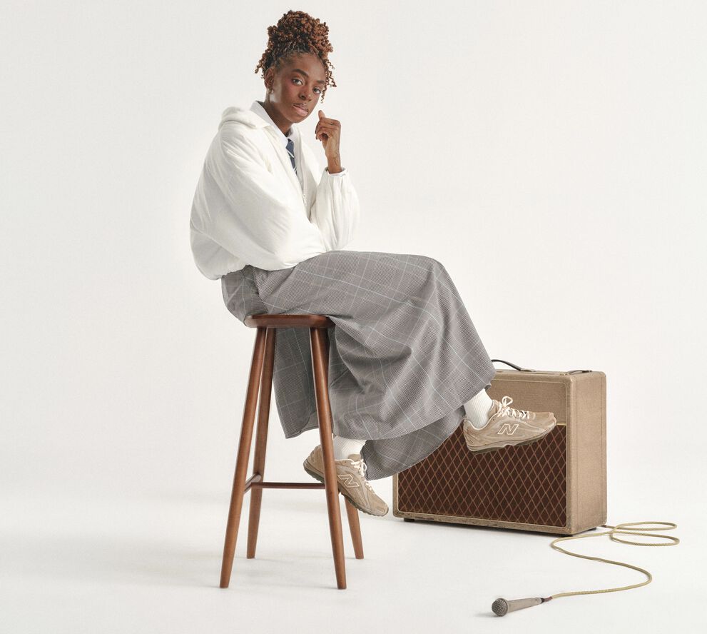 Cat Burns wearing 204L